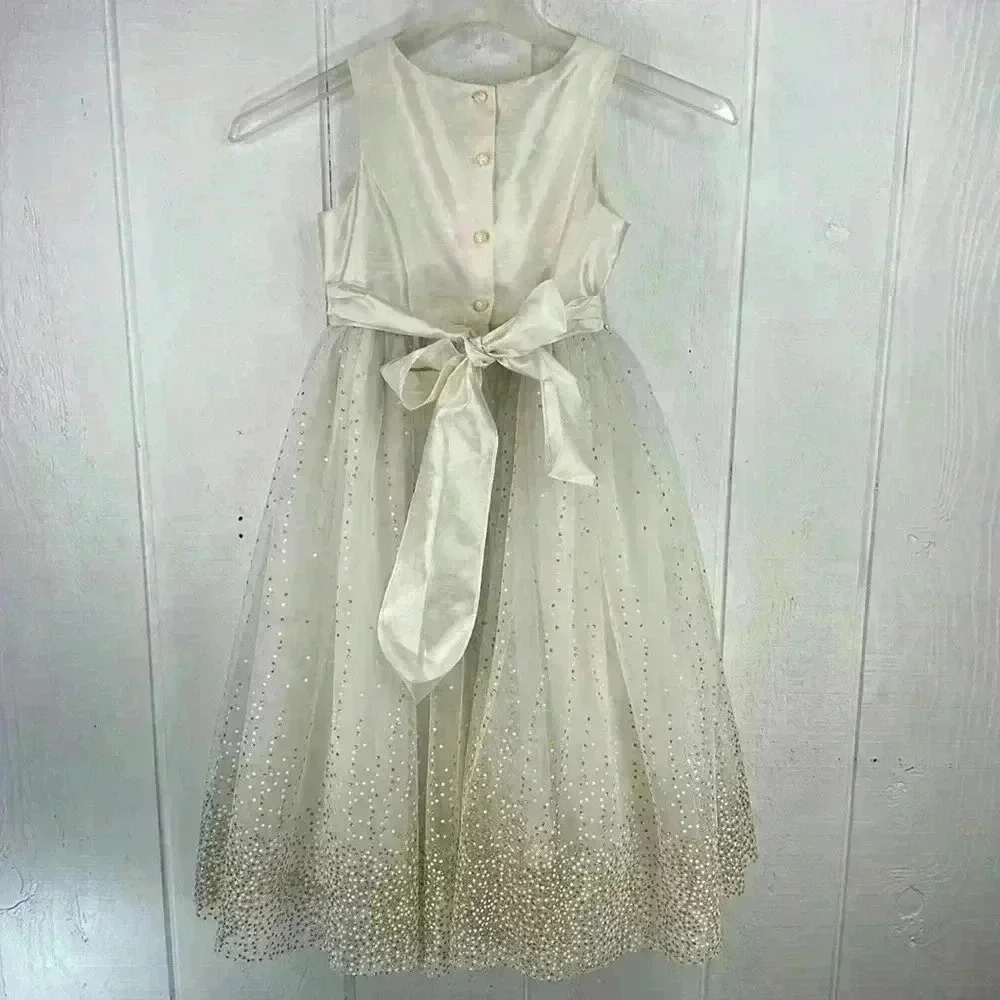 David’s Bridal Girls Size 7 Sleeveless Formal Cream button in back Dress w/Bow